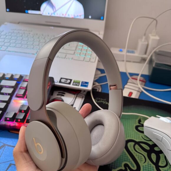 Beats Solo Pro Wireless Bluetooth Headphones Active Noise Cancellation Magic - Picture 4 of 9